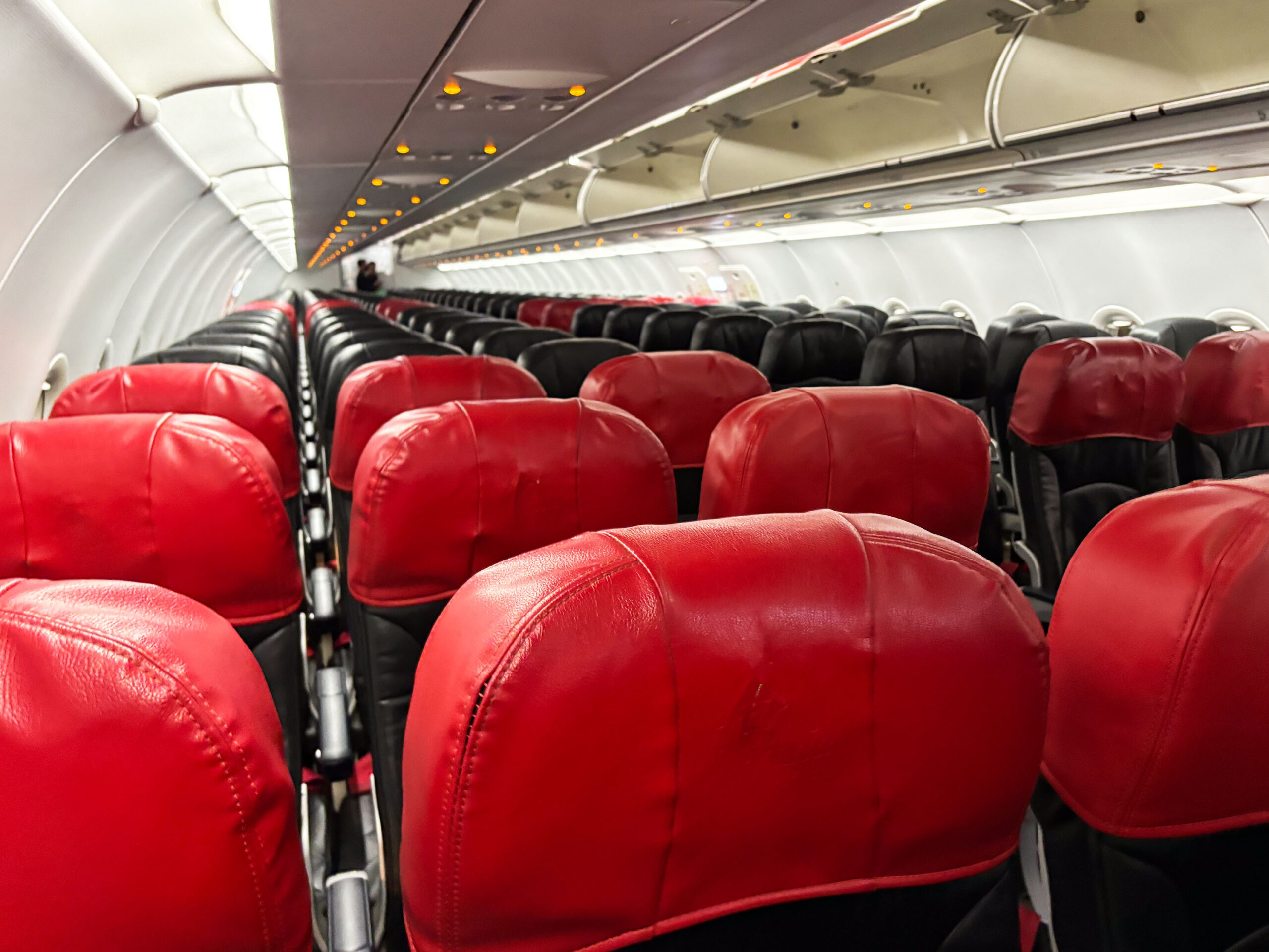 Review: AirAsia A320neo Hot Seat (KUL-CGK)