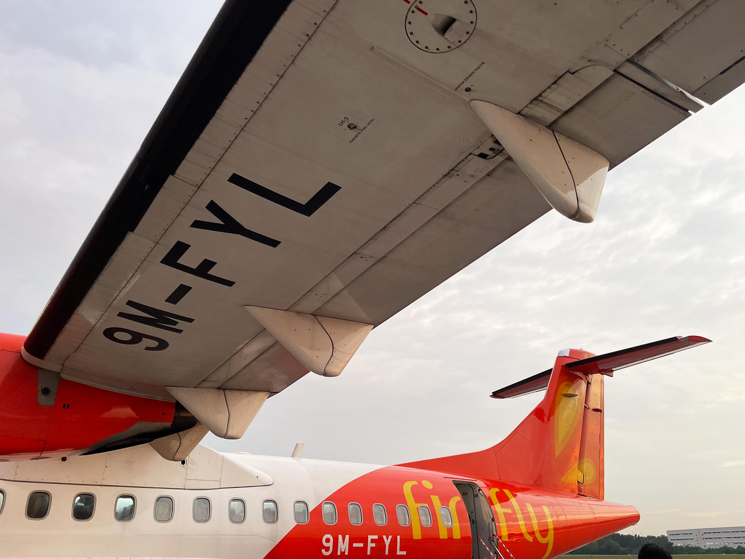 Review: Firefly ATR 72-500 (SZB-AOR)